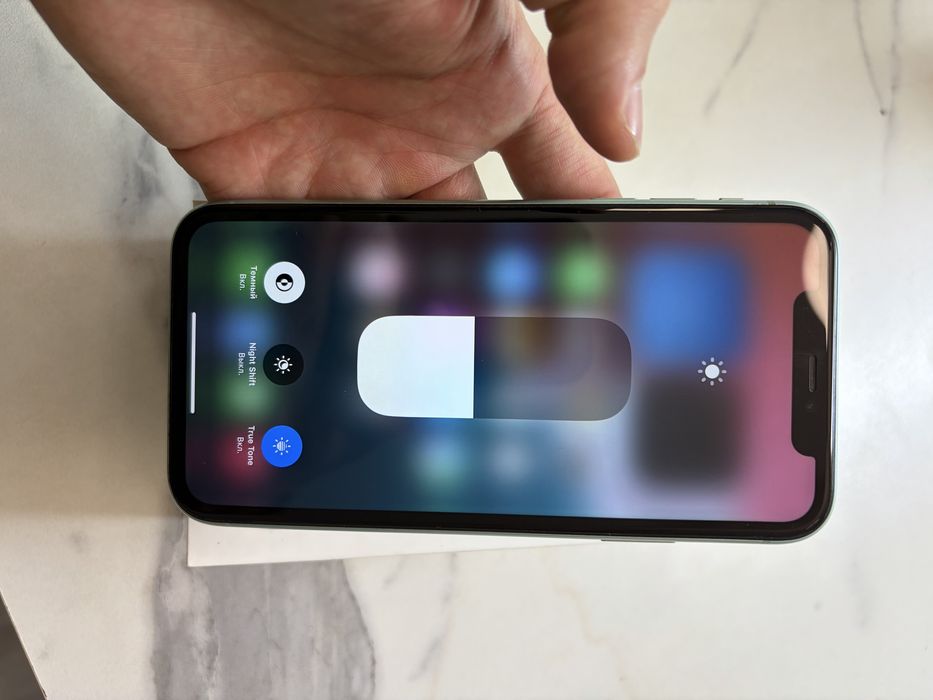 Продам iphone 11 (128gb) зелёный