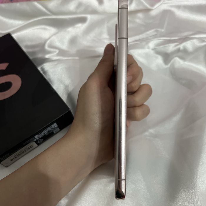 Samsung Galaxy S22+ смартфон