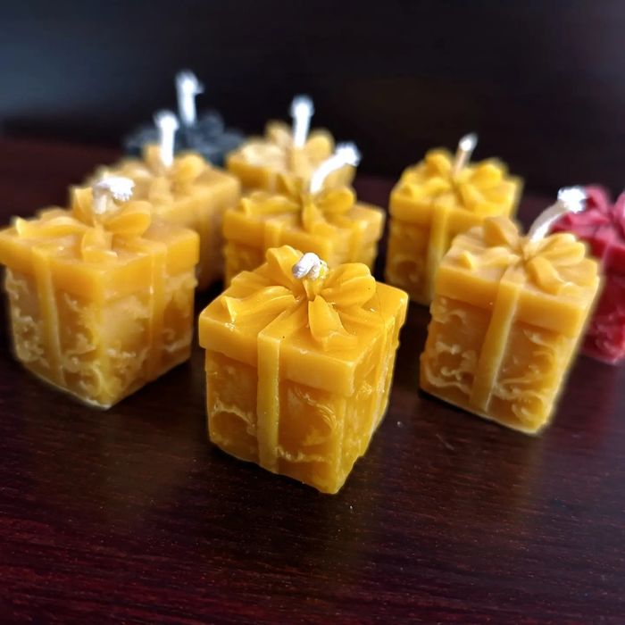 Свещи от чист пчелен восък