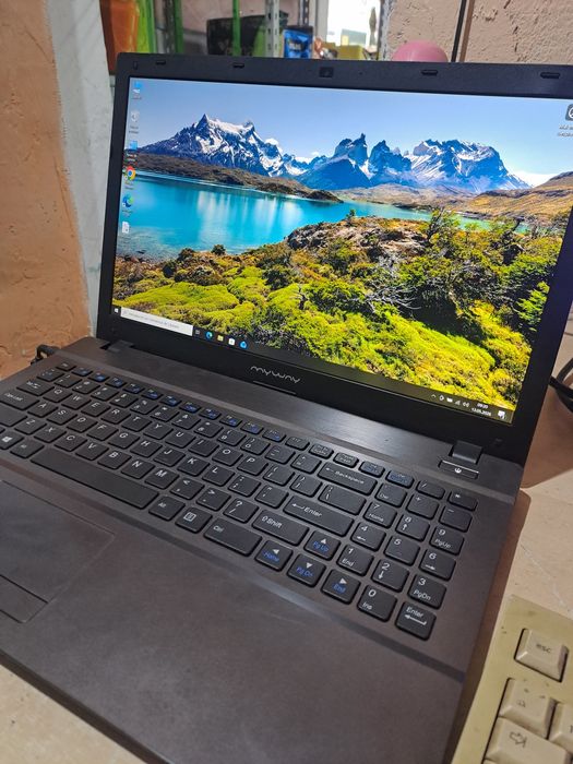 Laptop myway  B1504i