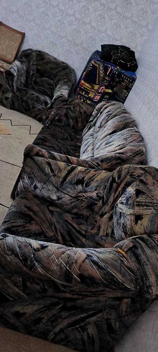 Продается мягкая мебель - диван и два кресла