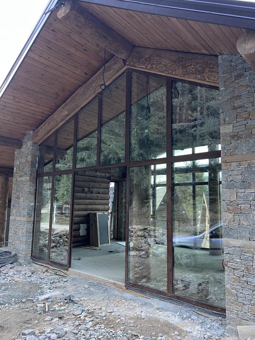 Производство на PVC и AL дограма,  врати, гаражни врати