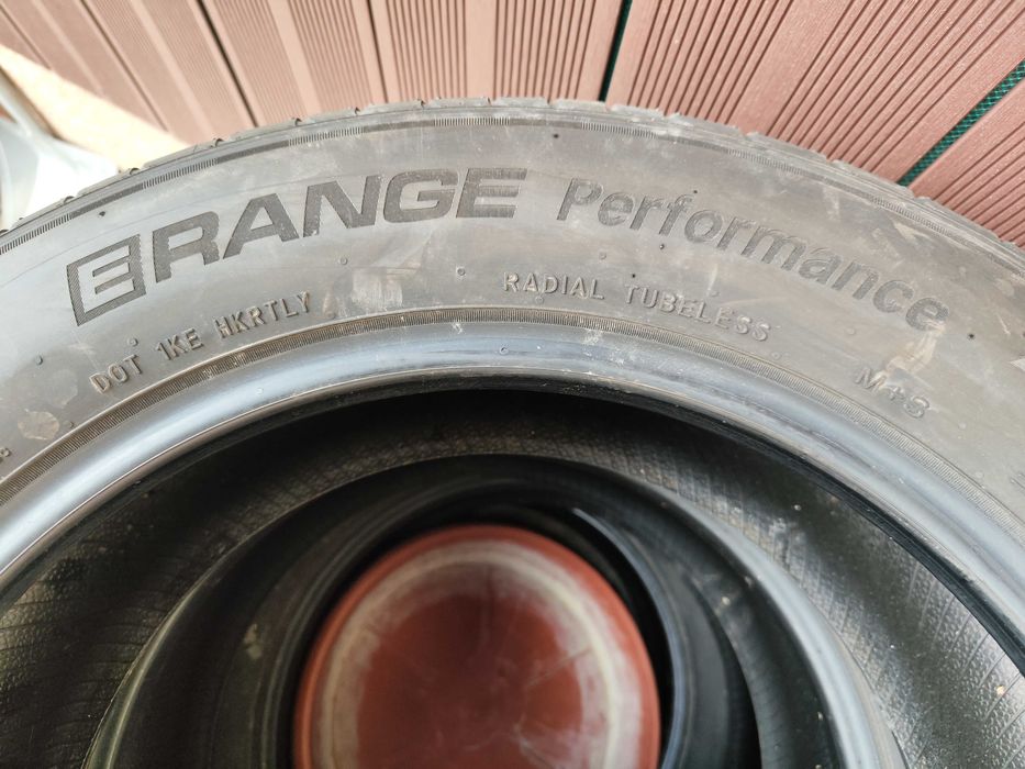 Set anvelope auto vara Sailun 215/60R17 96H - Nou