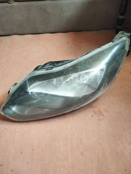 Продам фару форд