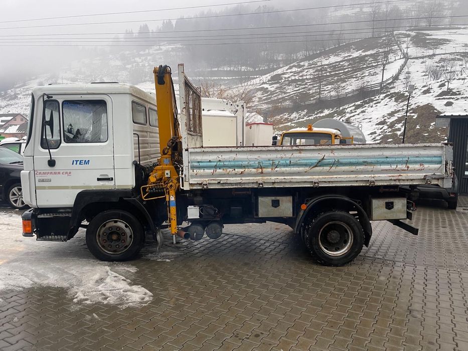 Man 12.192 basculabil trilateral cu macara