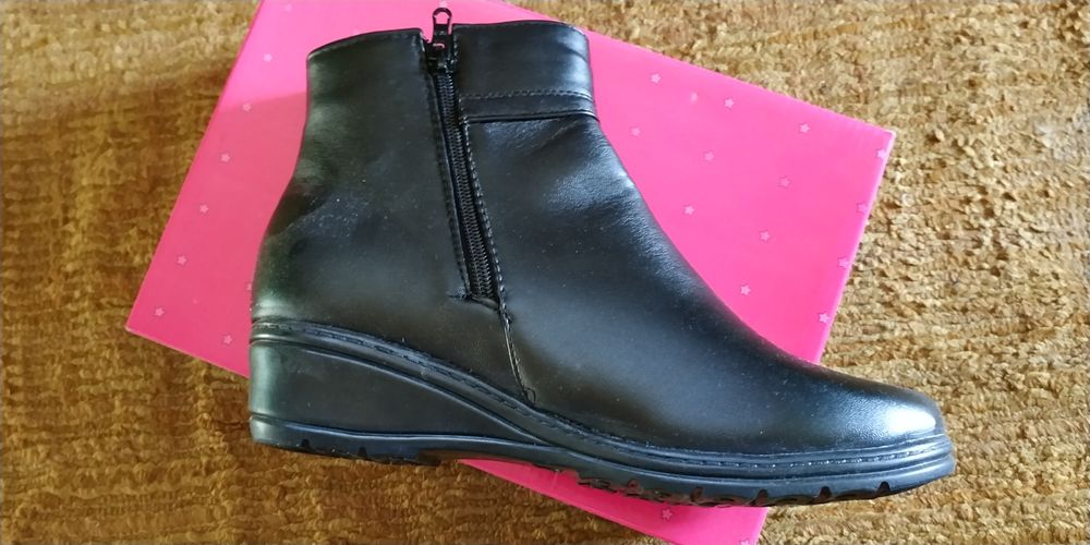 Дамски зимни обувки 41 номер - нови !