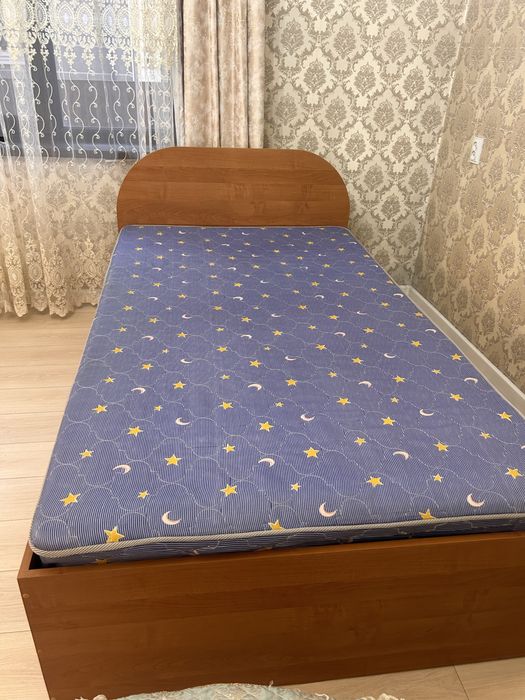 Кровати с матрацем для спальни