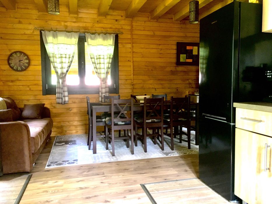 Inchiriere cabana Lotus