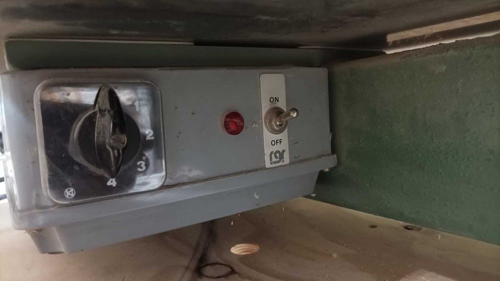 Машина за зашиване на фурнир Casati Z650