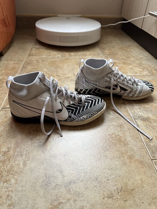 Детски футболни обувки за зала Nike