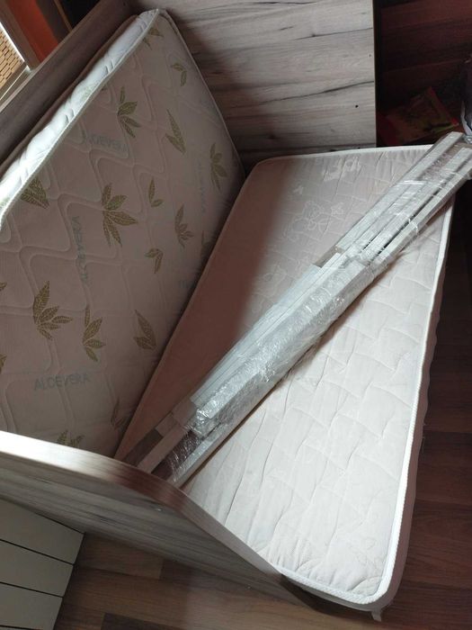 Детско легло с люлеещ механизъм "Краси" + 2 матрака 60х120