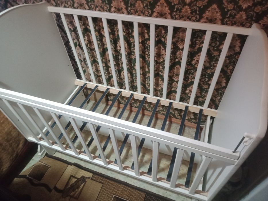 Продам детскую кроватку