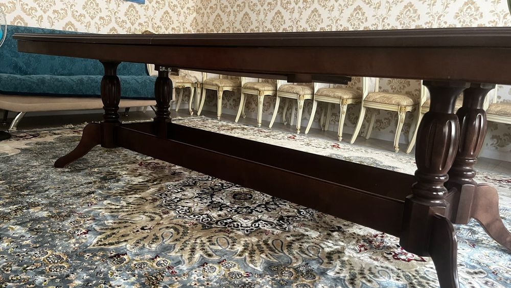 Стол для гостей раскладной