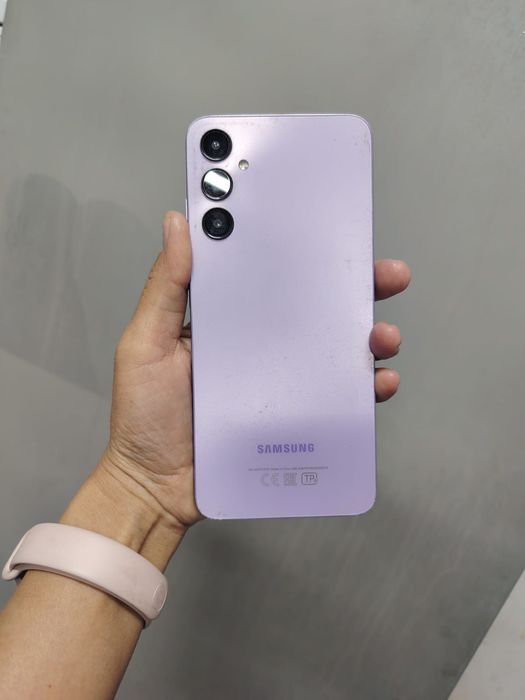 Продаётся телефон