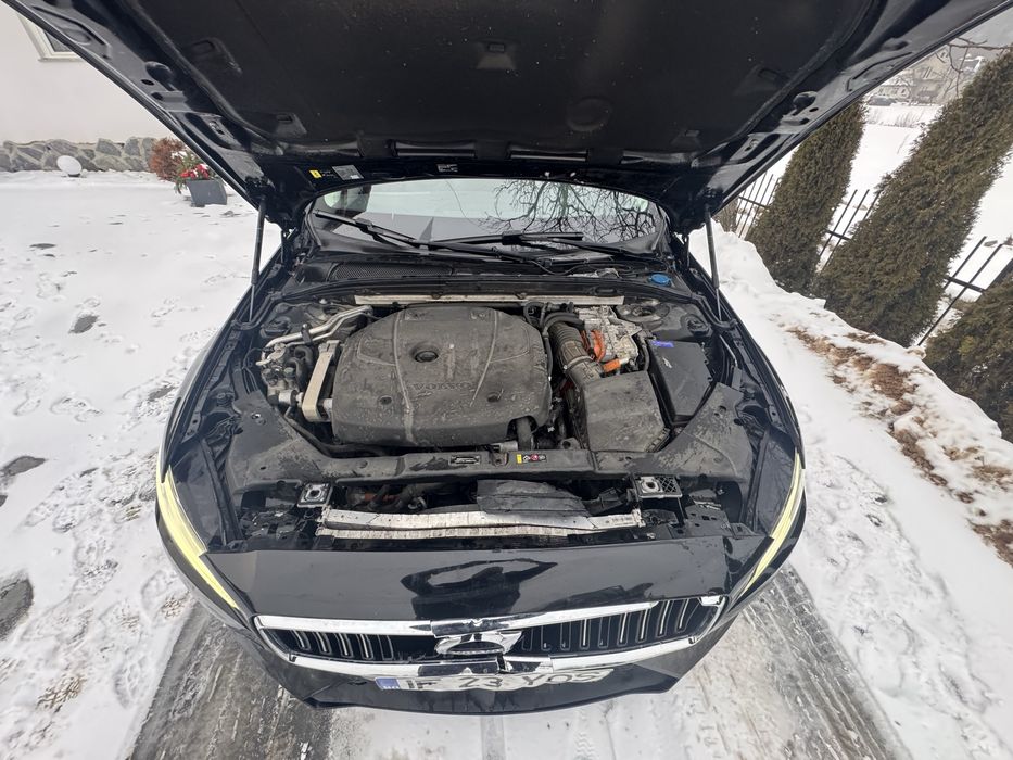 Volvo v60 T8 4x4 2.0 plug in hybrid 2019 usor avariat