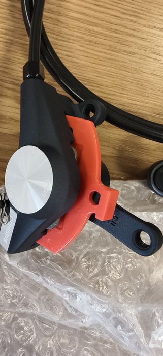НОВИ Спирачки Shimano XTR-975 PM/IS
