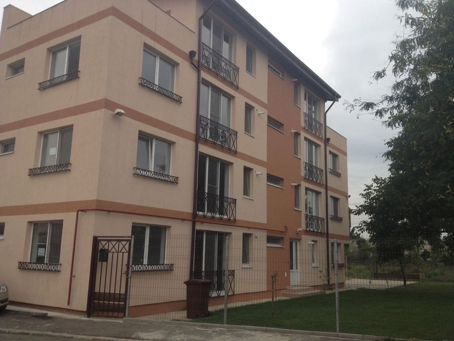 Inchiriez Apartament 3 camere, 2 bai, 2 balcoane imense, loc de parcare in curte, in Soseaua Chitilei