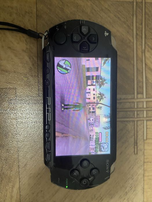 Продам прошитую Psp