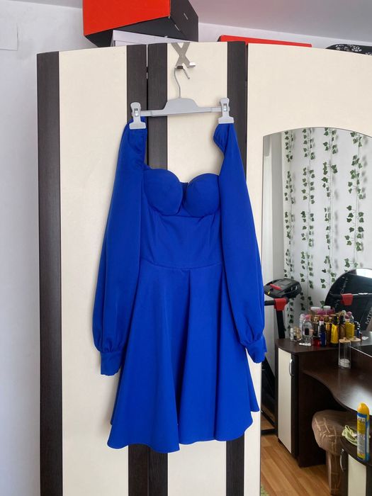 Rochie albastră elegantă