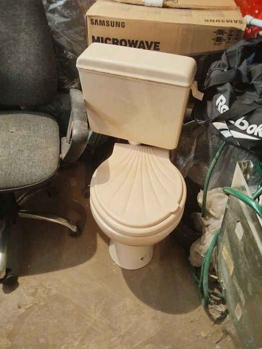 Тоалетна с казанче комплект