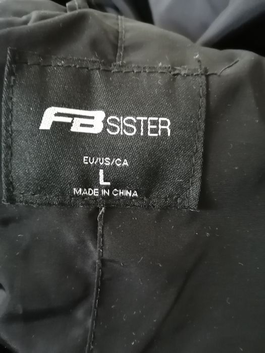 Продам укороченную куртку для девушки.