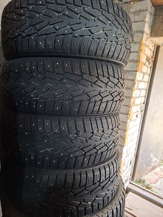 Продам шины 215/60/16  нокиа