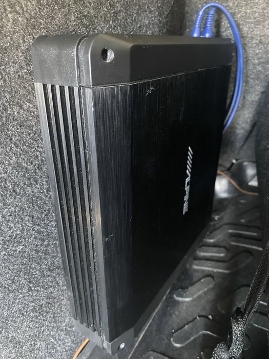 Vând pachet subwoofer auto alpine