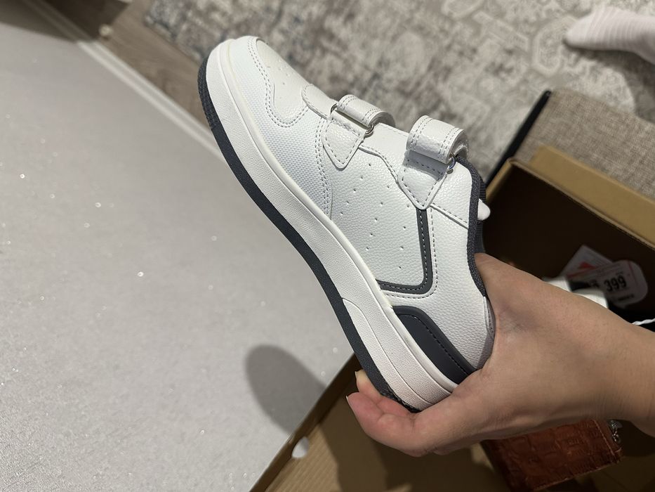 Продам кроссовки