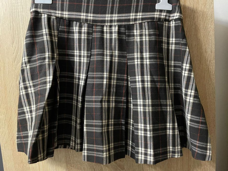 Fusta fete in carouri