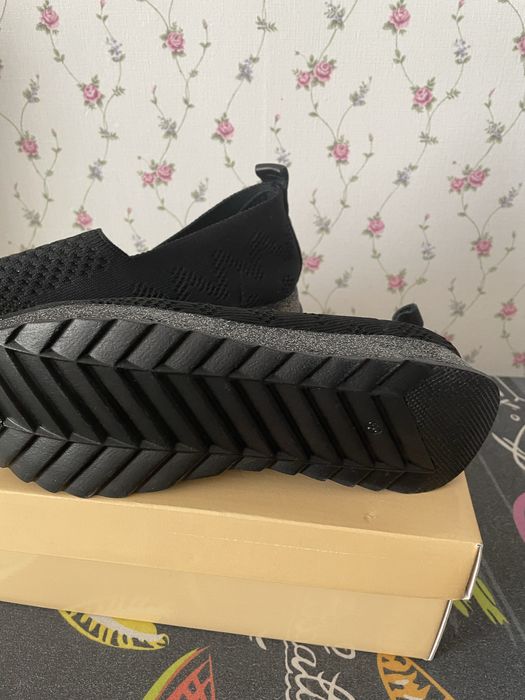 Продам женскую обувь