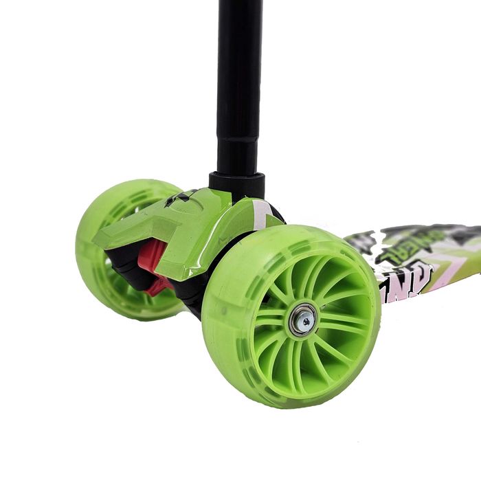 Тротинетка Триколка детска с 3 светещи колела зелено многоцветно