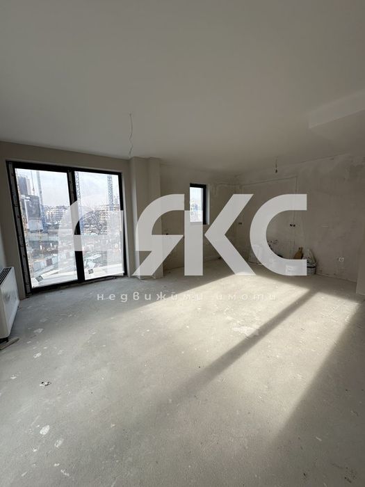 Тристаен апартмент в кв. Хладилника