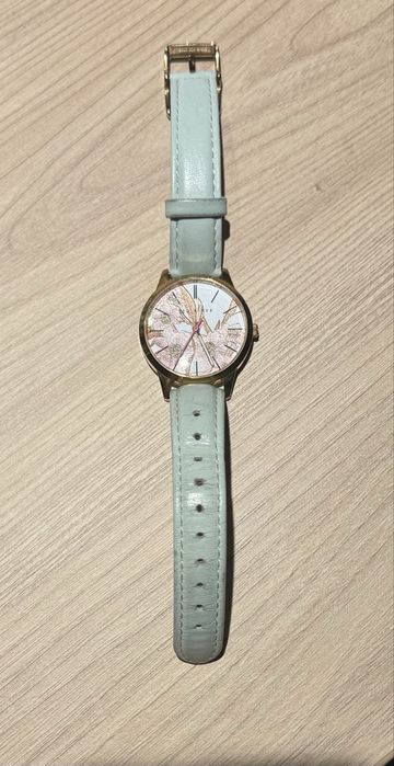 Женски часовник ted baker, с флорален циферблат и оригинална кожена каишка