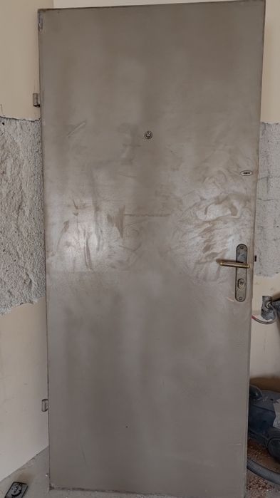 Блиндирана врата 196/84