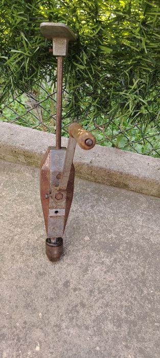 Ръчна дрелка с бързи и бавни скорости