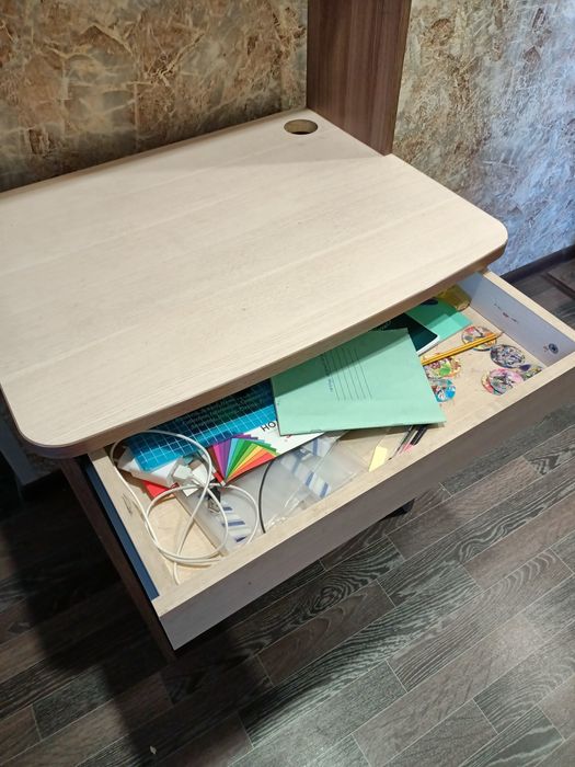 Продам стол для ноутбука