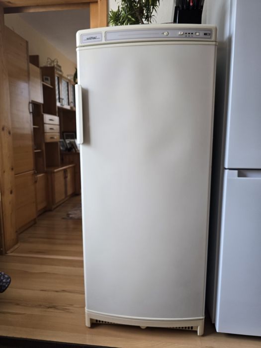 Вертикален фризер Siltal