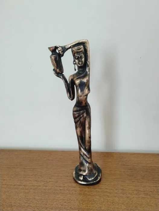 Statueta reprezentand o femeie africana cu ulcior, produs autentic