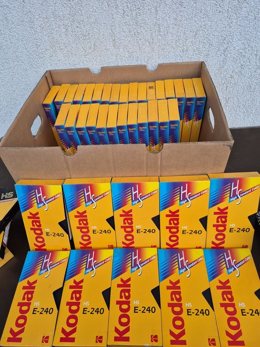 Vând lot 50 casete video VHS originale Kodak, 240 minute cu filme

- 5