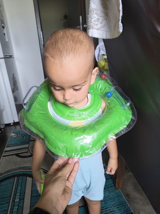 Colac de înot pentru gat bebelusi