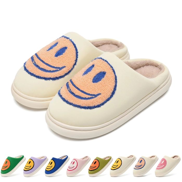 Papuci imblaniti cu smiley face diverse marimi