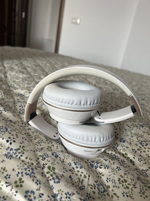 Casti wireless  , Albe