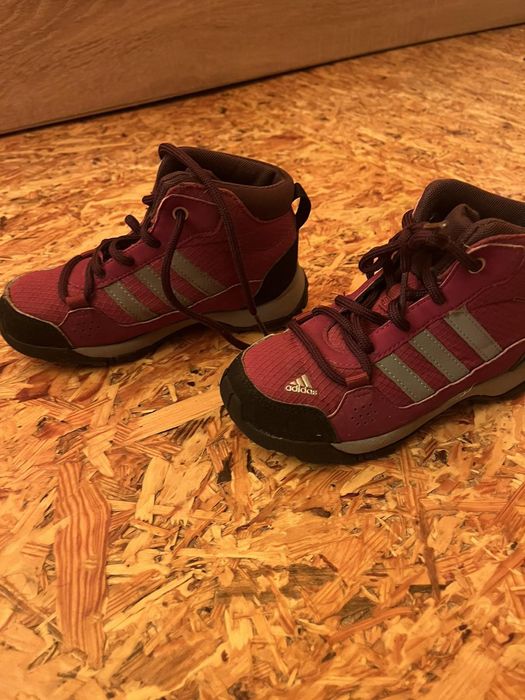 Маратонки адидас, детски 31 номер