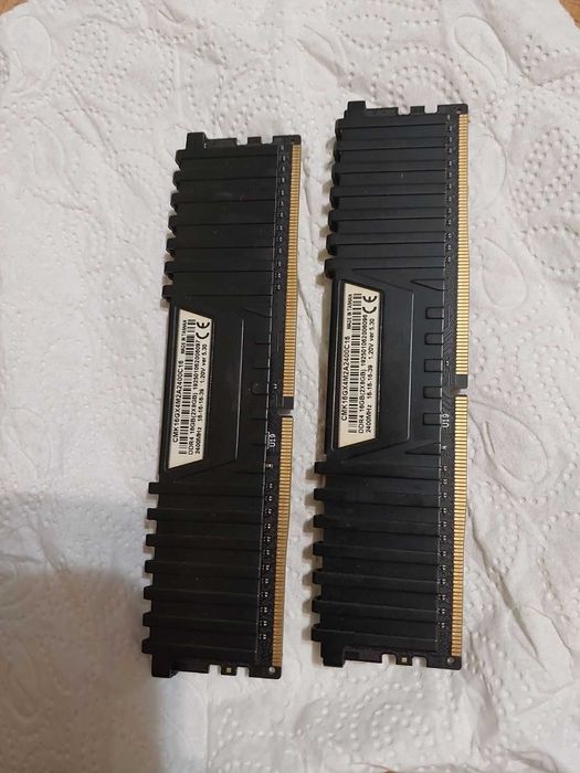 16GB 2400Mhz CL16 - Corsair Vengance LPX