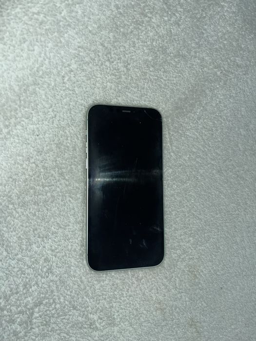 iPhone 12 на 128/4гб