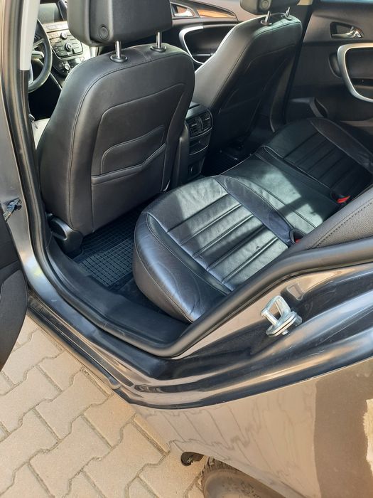 Vând   Opel  insignia