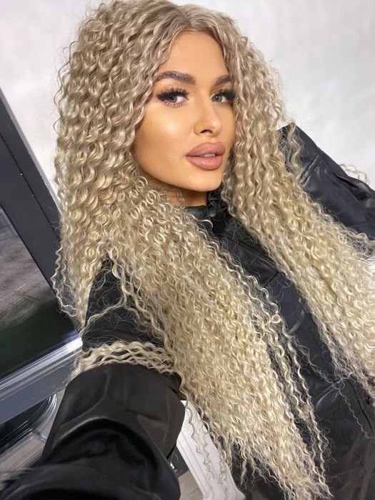 Peruca afro blonda  extra lunga 82 cm, plasa + spray peruci