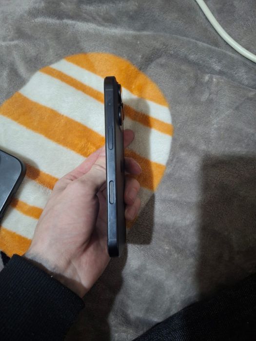 продам айфон 16 про