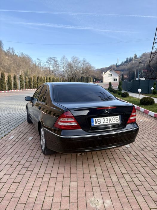 Mercedes-Benz C220 - W203