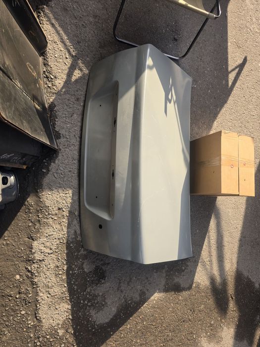 Lada priora bagaj sotiladi